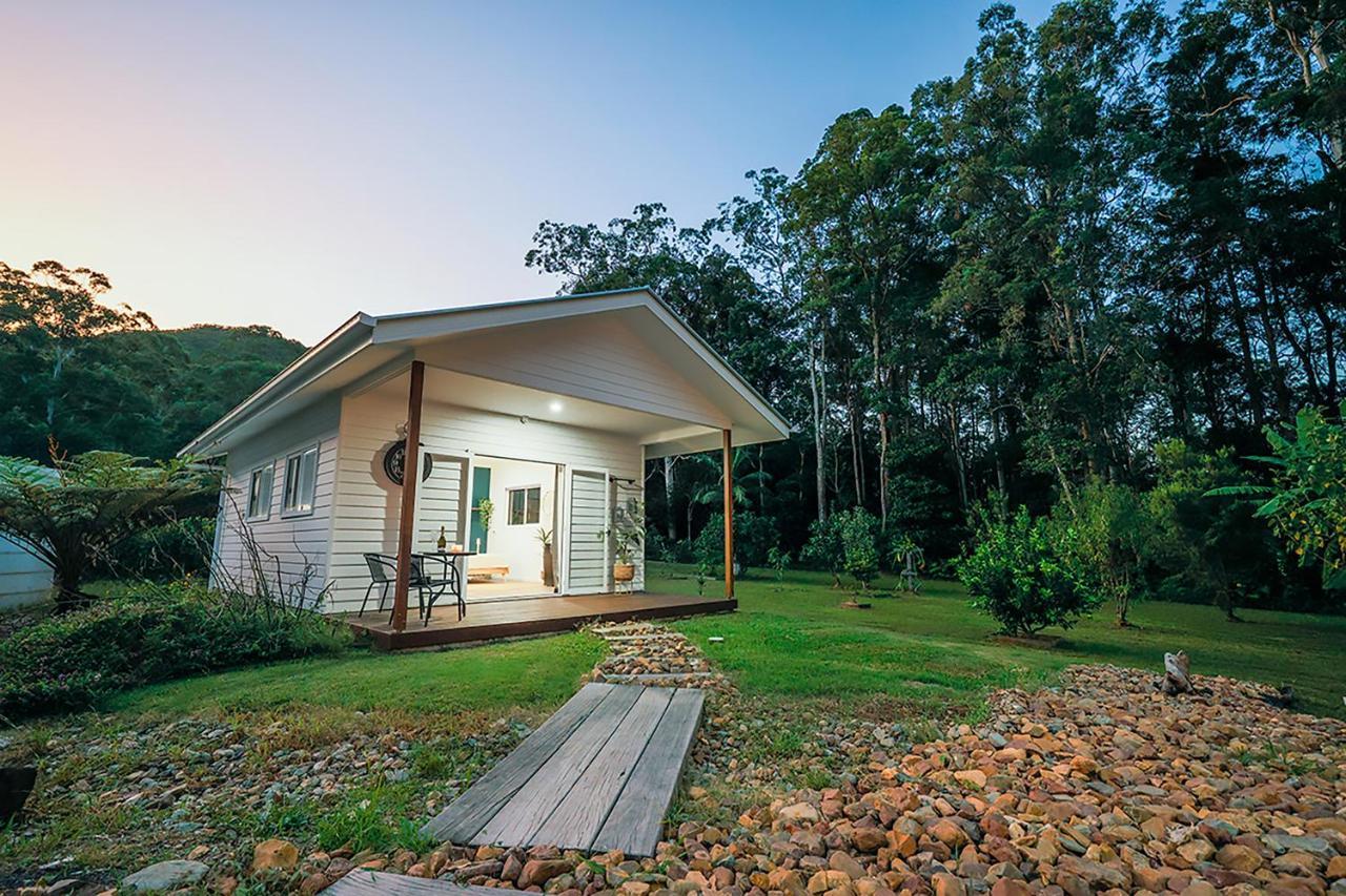 The Poolhaus Retreat - Peaceful Private Studio Valdora Ngoại thất bức ảnh